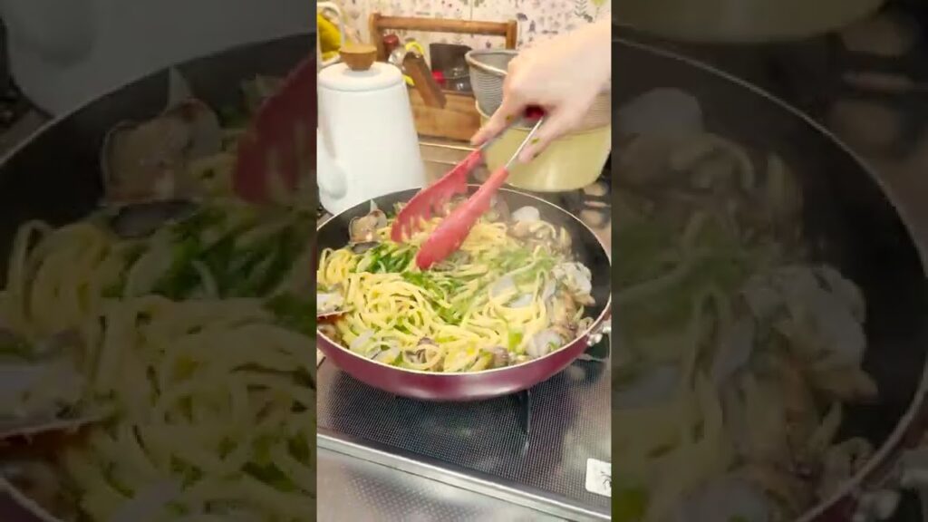 たっぷり大葉がポイント！絶品あさりと大葉のパスタ！#shorts