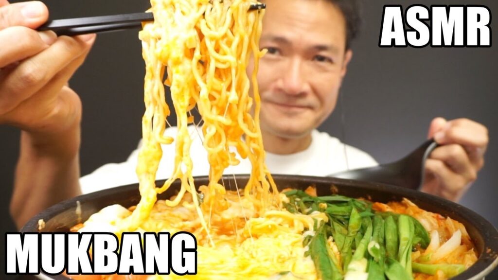 ASMR MUKBANG│至高のプデチゲ 喰らう (辛ラーメン キムチチゲ)│ 咀嚼音 Eating Sounds Eating Show 먹방