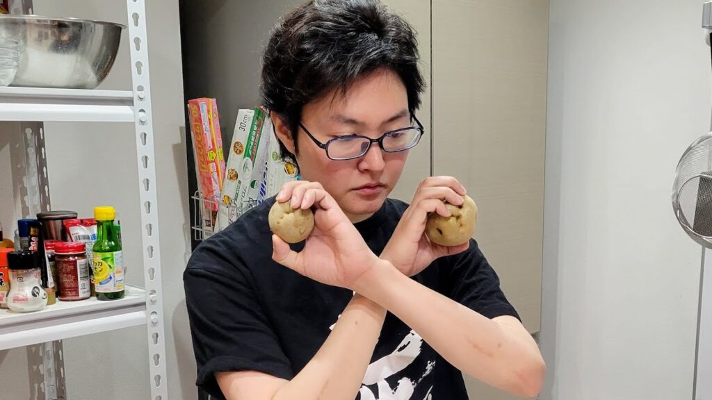寝起きのおっさんにじゃがいもでまかないつくらせたら想像以上のもんできた