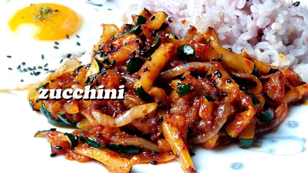 ズッキーニで作る簡単韓国料理レシピ。美味しいズッキーニ丼の作り方。[Korean food recipe, rice topped with zucchini. ]